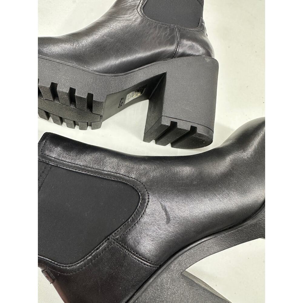 Aldo Black Chetta Chelsea boot Women Sz 6.5 Chetta Lug Sole Minimal Everyday - Picture 8 of 8